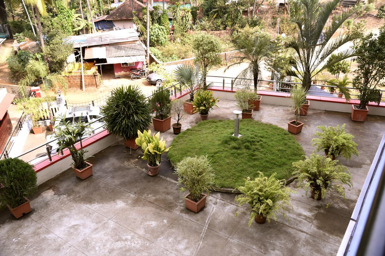 Отель Slr Residency Subrahmanya Экстерьер фото