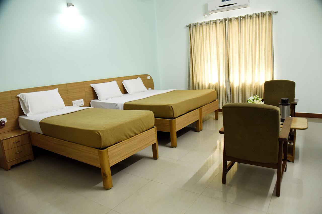 Отель Slr Residency Subrahmanya Экстерьер фото