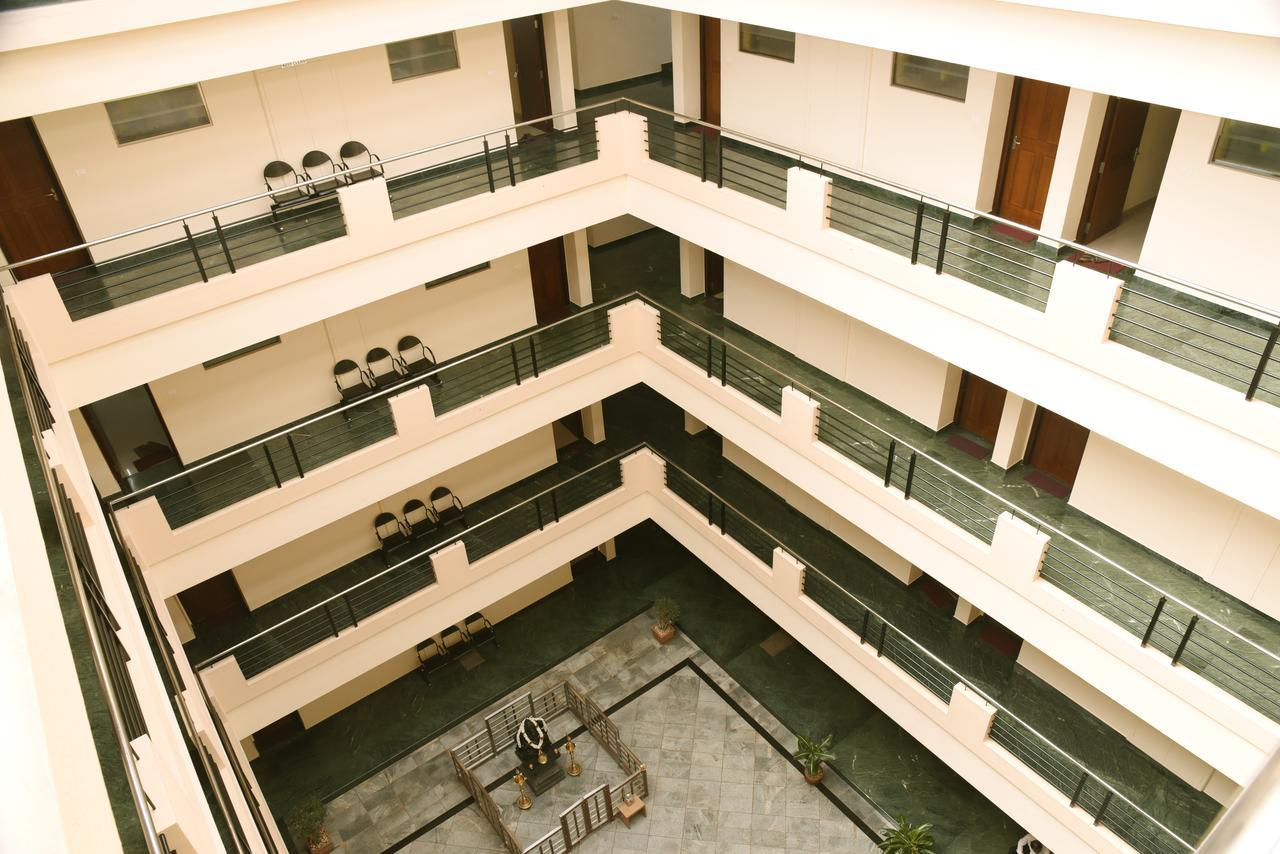 Отель Slr Residency Subrahmanya Экстерьер фото